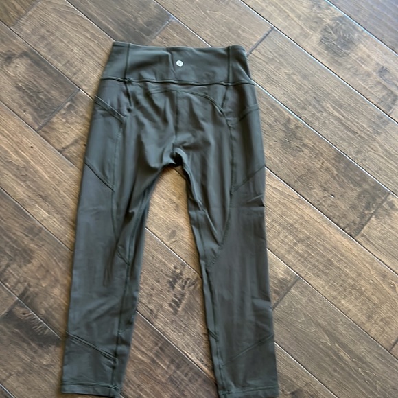 Lululemon Wunder Train crop 25” - Picture 2 of 4